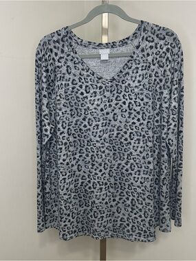 Chico's Gray Leopard Print V-Neck Long Sleeve Top